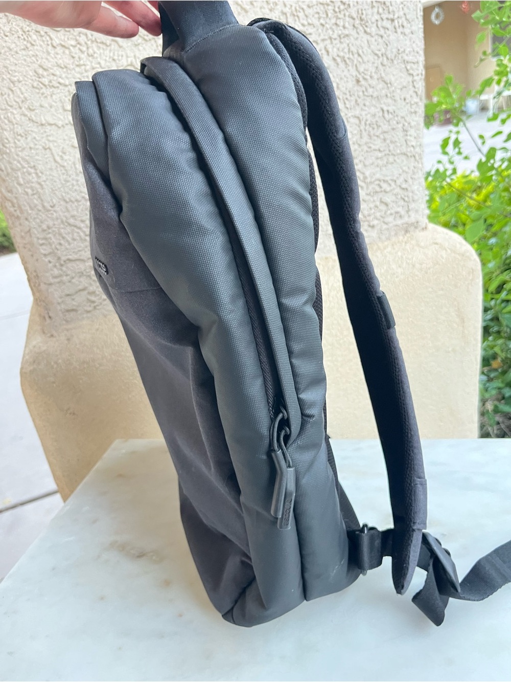 Incase grey backpack - Picture 3 of 11